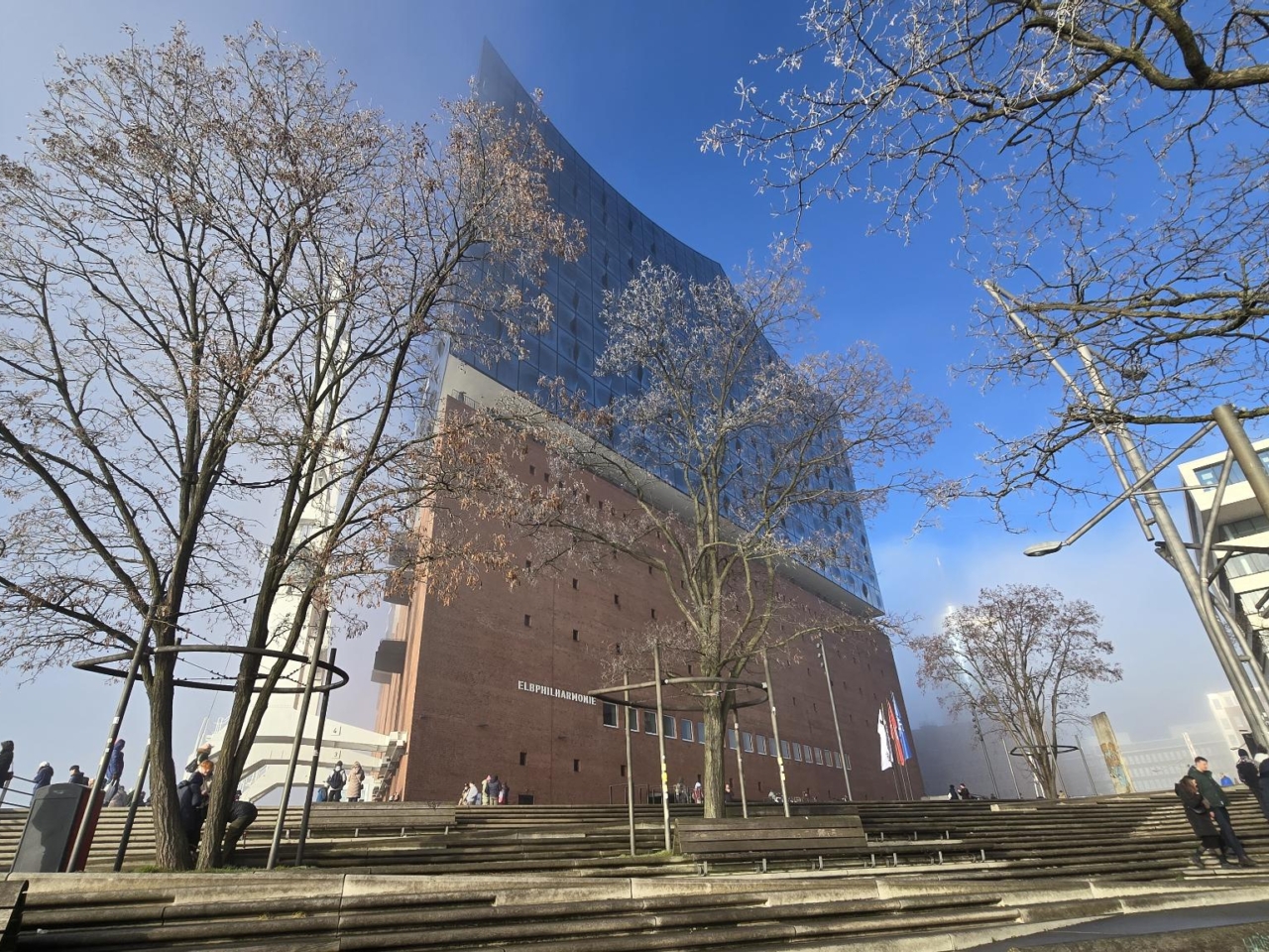 2025-12-28-121744_Elbphilharmonie